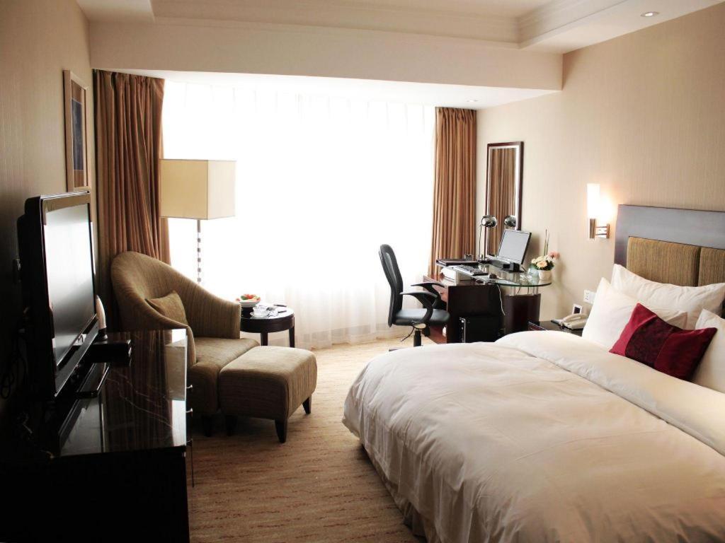 Hubei Poly Hotel Wuhan Exterior foto