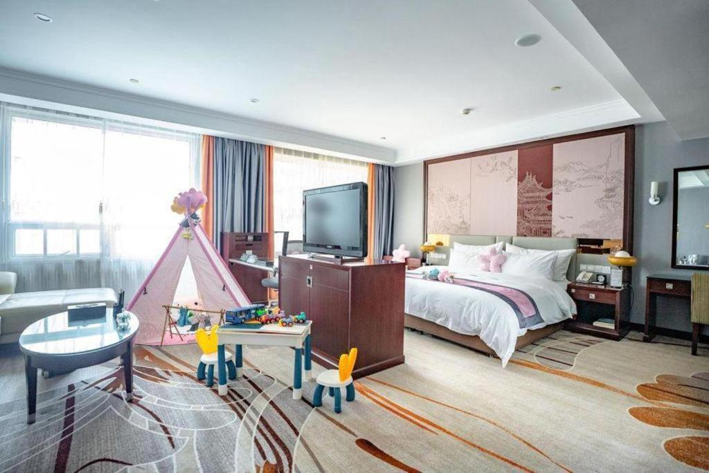 Hubei Poly Hotel Wuhan Exterior foto