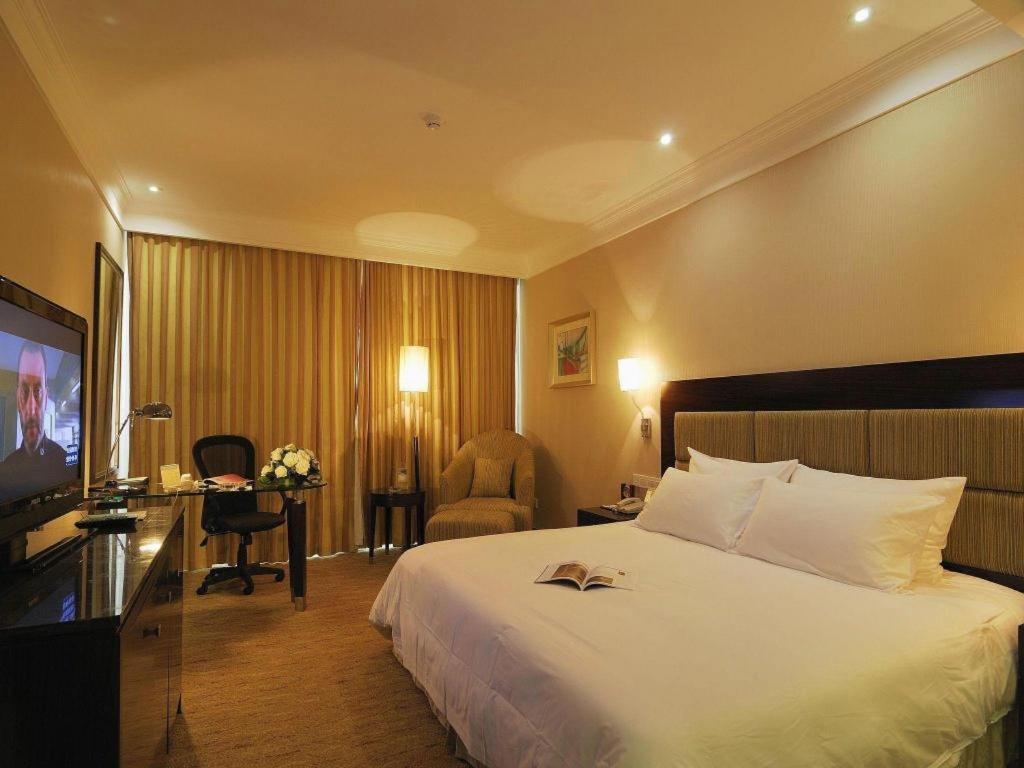 Hubei Poly Hotel Wuhan Exterior foto